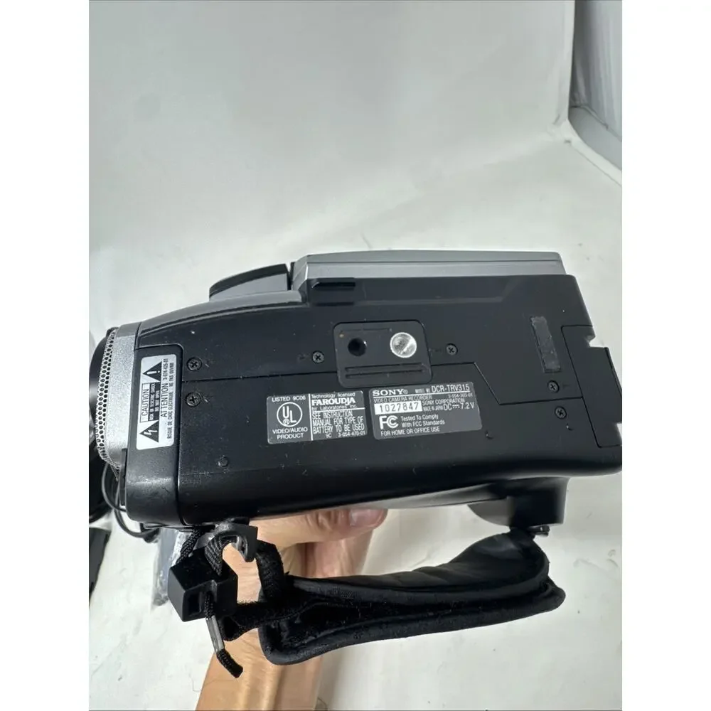 Sony Handycam DCR-TRV315 Digital 8 NTSC Camcorder with Nightshot Tested Bundle